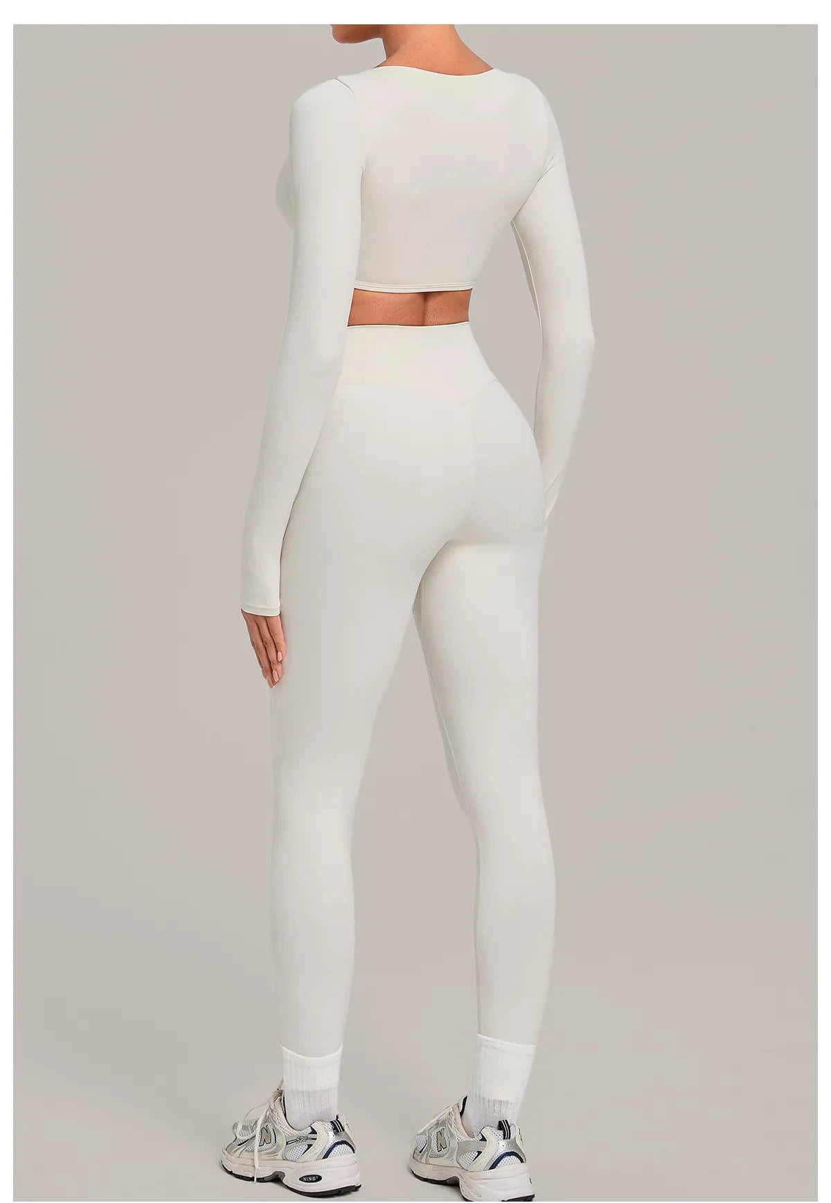 WutongActive Long-Sleeve Yoga 2-Piece Set - Deep V Crop Top & Peach Booty Leggings | Gym Wear Supplier