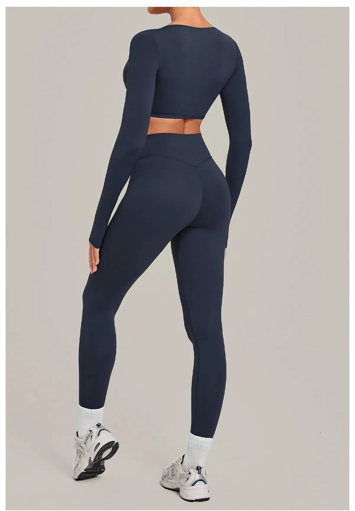 WutongActive Long-Sleeve Yoga 2-Piece Set - Deep V Crop Top & Peach Booty Leggings | Gym Wear Supplier