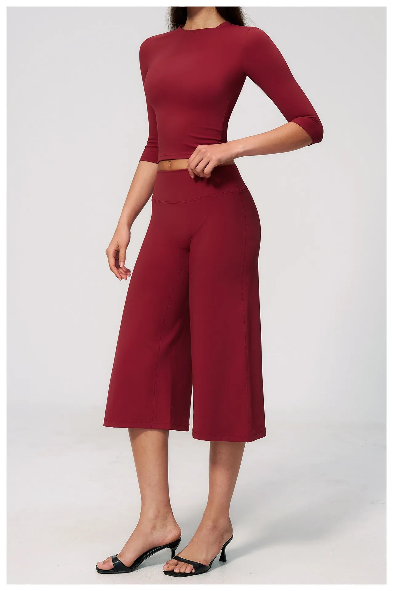  Half-Sleeve Crop Top & High-Waist Wide-Leg Cropped Pants | Gym Wear Wholesale |